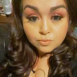 Meet your Posher, Esmeralda